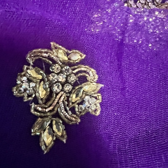 Gorgeous Purple Sari. Heavy Embroidery. Worn once - Picture 4 of 7